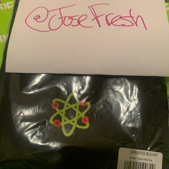 MAYC Mutant Ape Yacht Club MUTANT WORLD TEE (RARE) - Picture 3 of 5